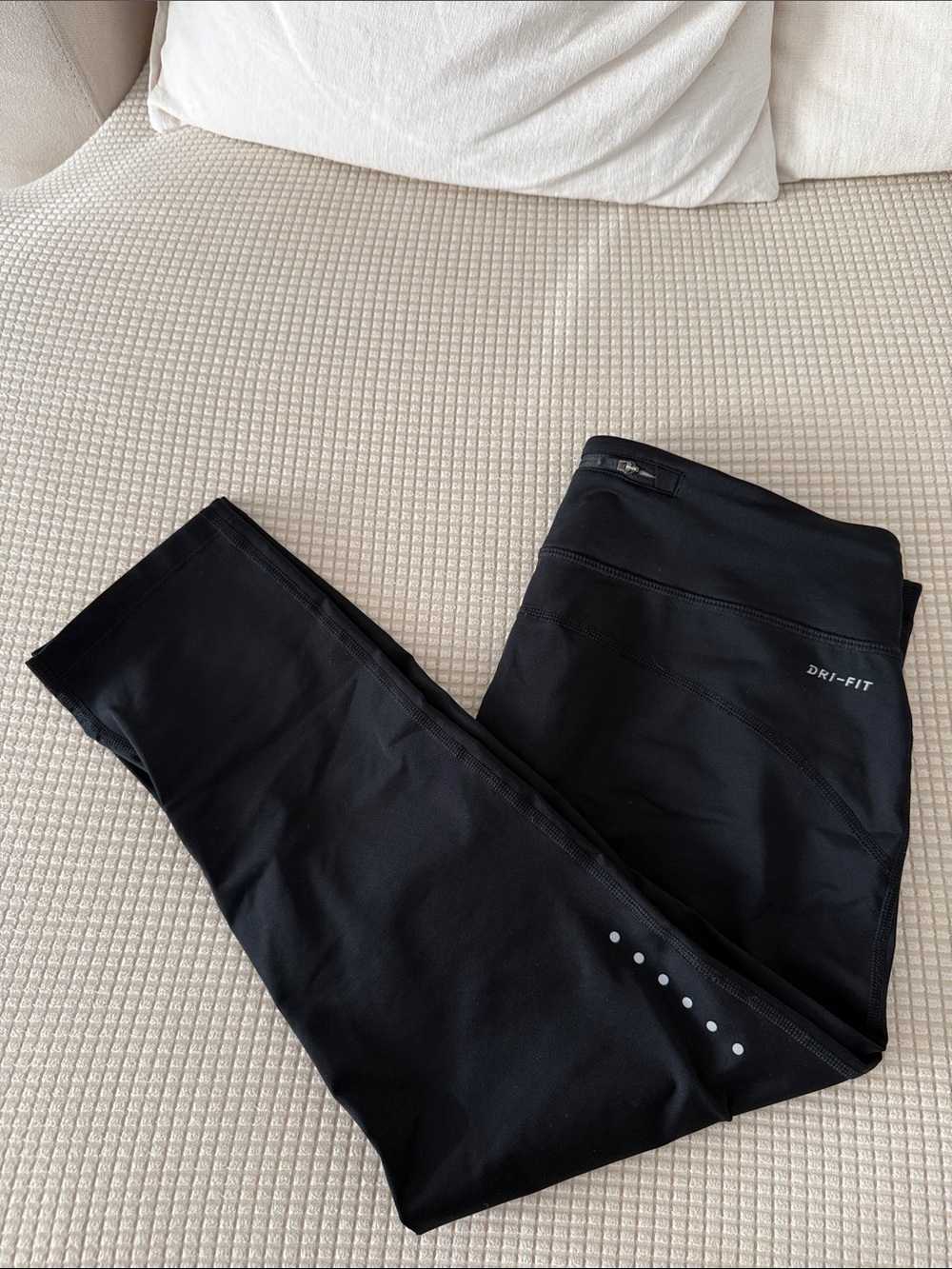 Nike black capri leggings